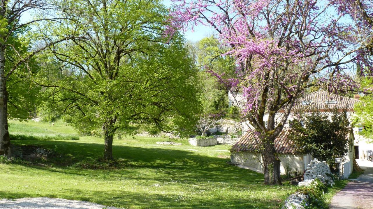 Le Val Du Pech Chantant Chambres D'Hotes Pern Zewnętrze zdjęcie